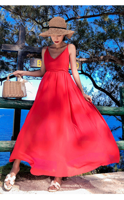 Modern női hosszú ruha vékony pántokkal több színben