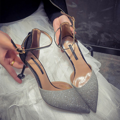 Μοντέρνα γυναικεία παπούτσια  με ψηλό τακόυνι  σε δύο χρώματα