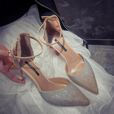 Μοντέρνα γυναικεία παπούτσια  με ψηλό τακόυνι  σε δύο χρώματα