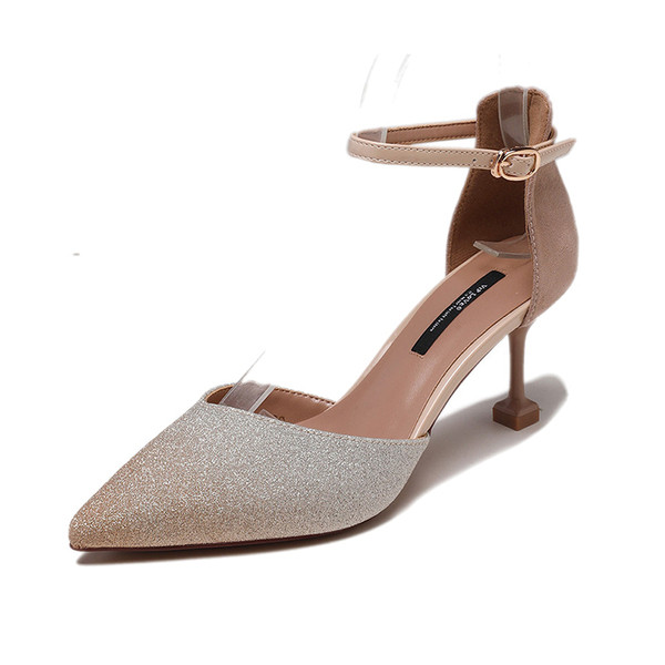 Μοντέρνα γυναικεία παπούτσια  με ψηλό τακόυνι  σε δύο χρώματα