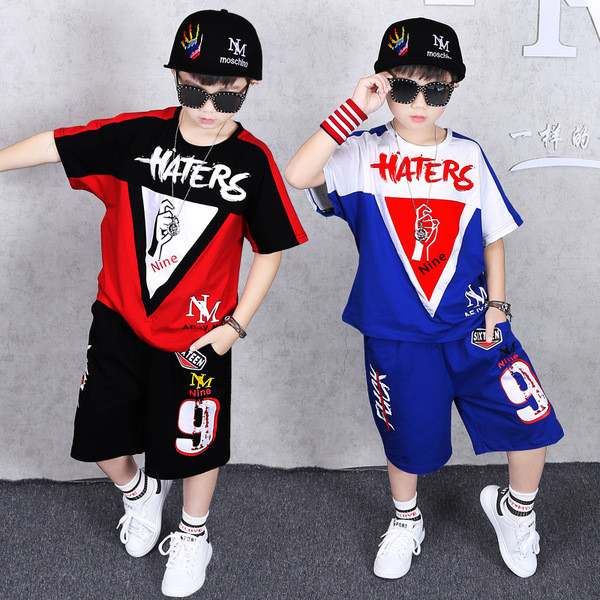 Kék és piros színben mindennapos gyerekkészlet fiúknak