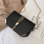 Geanta de dama moderna din piele ecologica in patru culori cu elemente metalice 3D si lant metalic