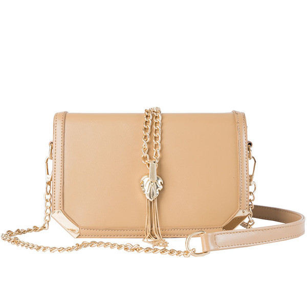 Geanta de dama moderna din piele ecologica in patru culori cu elemente metalice 3D si lant metalic