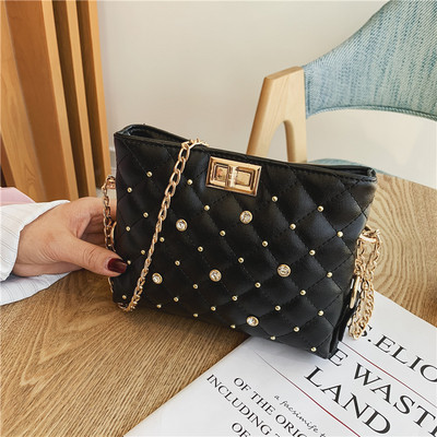 Μοντέρνα γυναικεία τσάντα με έξι χρώματα με διακοσμήση