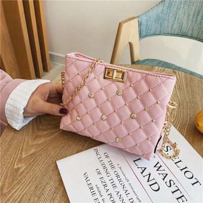 Μοντέρνα γυναικεία τσάντα με έξι χρώματα με διακοσμήση