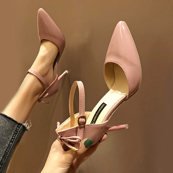 Stílusos női cipő vékony magassarkúval több színben