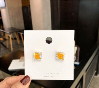 Γυναικεία μικρά σκουλαρίκια σε τρία χρώματα