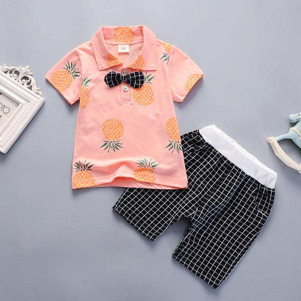 Modern kétrészes gyerekruha fiúknak