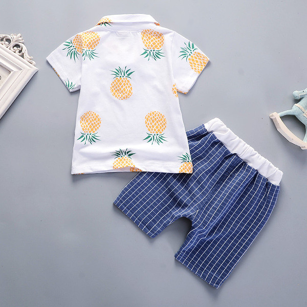 Modern kétrészes gyerekruha fiúknak