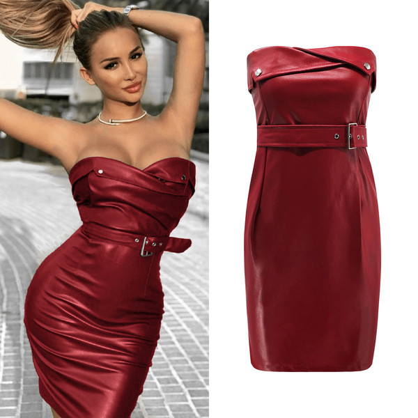 Eko bőrből készült stílusos női ruha piros, fekete és kék övvel