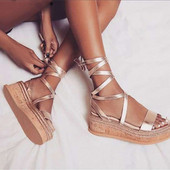 Μοντέρνα γυναικεία σανδάλια με ψηλά πέλματα και κορδόνια σε διάφορα χρώματα