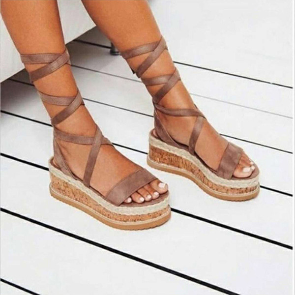 Μοντέρνα γυναικεία σανδάλια με ψηλά πέλματα και κορδόνια σε διάφορα χρώματα