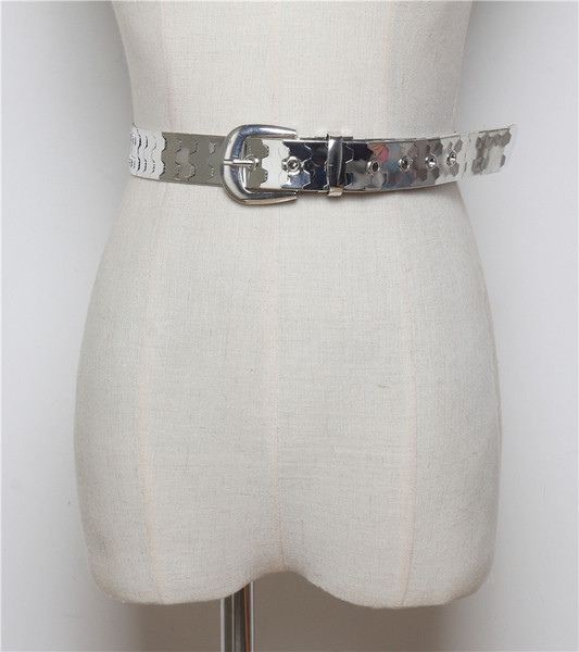 Cureaua de dama actuala de culoare auriu si argintiu