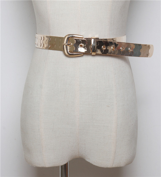 Cureaua de dama actuala de culoare auriu si argintiu