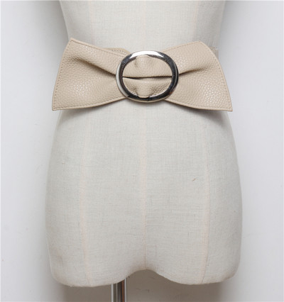 Széles női bőr öv fém csattal több színben