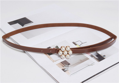 Λεπτή γυναικεία ζώνη δερμάτινη  με πόρπη με πέρες σε διάφορα χρώματα