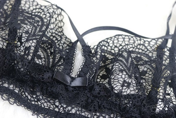 Γυναικείο σύνολο εσώρουχων σε κόκκινο και μαύρο χρώμα