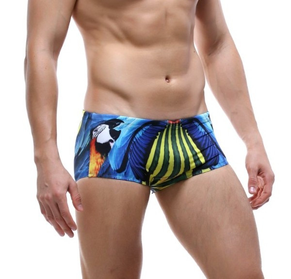 Modern férfi fürdőruha többféle modellben