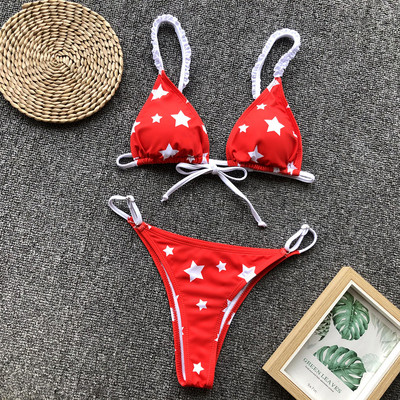 Női fürdőruha háromszögletű, piros mintás felsővel