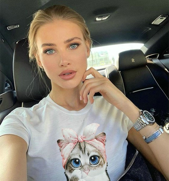 Női alkalmi póló négy színben mintával