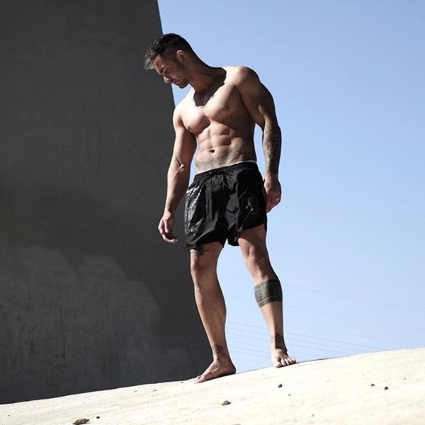 Alkalmi férfi rövidnadrág fekete mintával - két modell