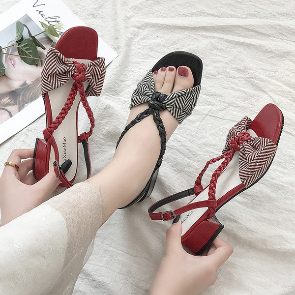Модерни дамски сандали с панделка в черен и червен цвят