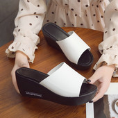 Női alkalmi papucs fehér és fekete színben öko bőrből