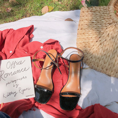 Alkalmi női szandál sarokkal, három színben