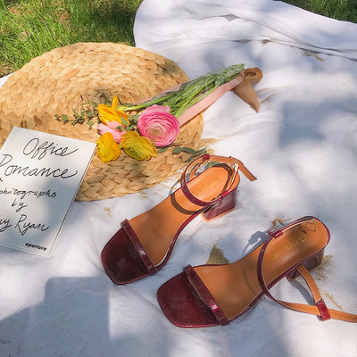 Alkalmi női szandál sarokkal, három színben