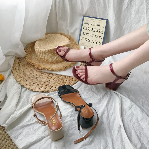 Alkalmi női szandál sarokkal, három színben