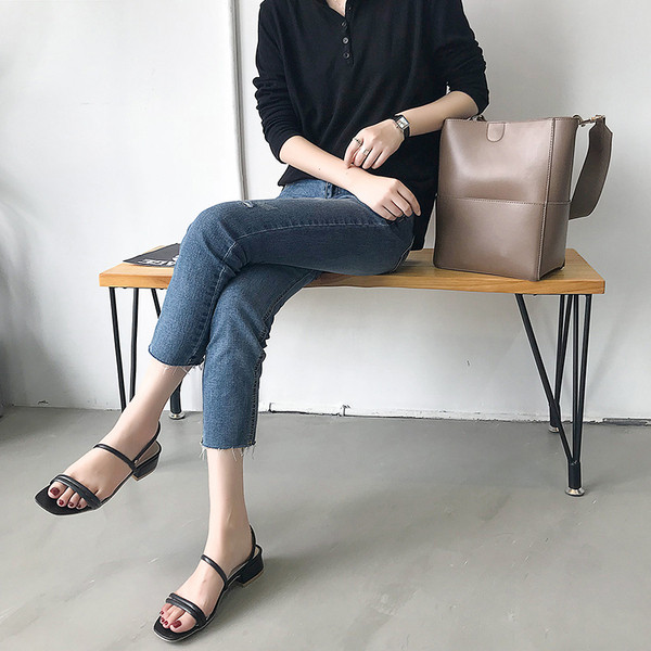 Női topikus szandál három színben, sarokkal