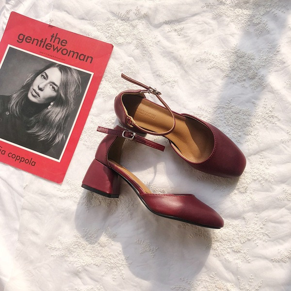 Női aktuális, kerek sarkú szandál három színben