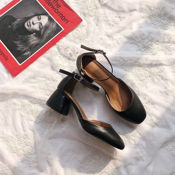 Női aktuális, kerek sarkú szandál három színben