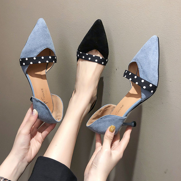 Καθημερινά γυναικεία παπούτσια  με ψηλό τακούνι από οικολογικό σουέτ σε μαύρο και μπλε χρώμα