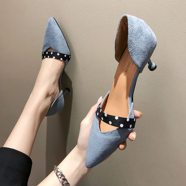 Καθημερινά γυναικεία παπούτσια  με ψηλό τακούνι από οικολογικό σουέτ σε μαύρο και μπλε χρώμα