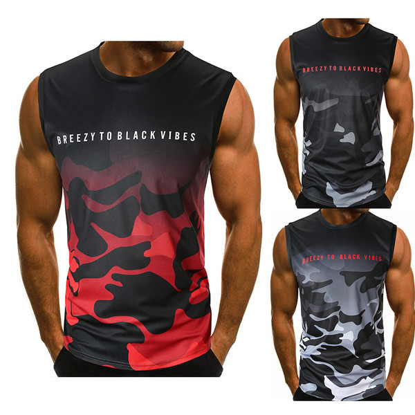 Ανδρικό μπλουζάκι με σχέδια καμουφλάζ και επιγραφή σε διάφορα χρώματα