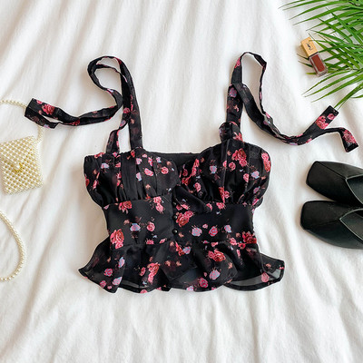 Virágmintás, pántokkal ellátott női felső több színben