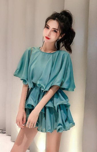 Modern női ruha modell fehér, kék és sárga színben