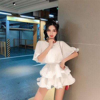 Modern női ruha modell fehér, kék és sárga színben