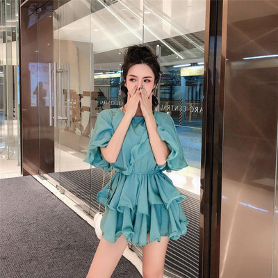 Modern női ruha modell fehér, kék és sárga színben