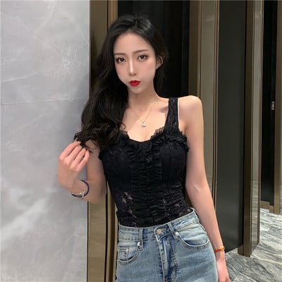 Μοντέρνο γυναικείο πουκάμισο με δαντέλα σε μαύρο και άσπρο χρώμα