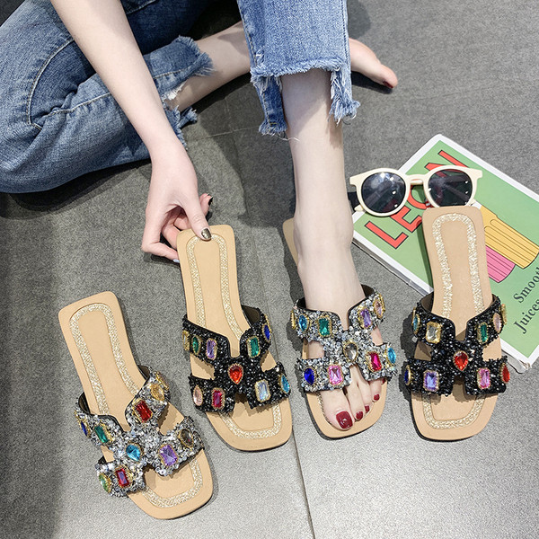 Modern női papucs színes kövekkel fekete és szürke színben