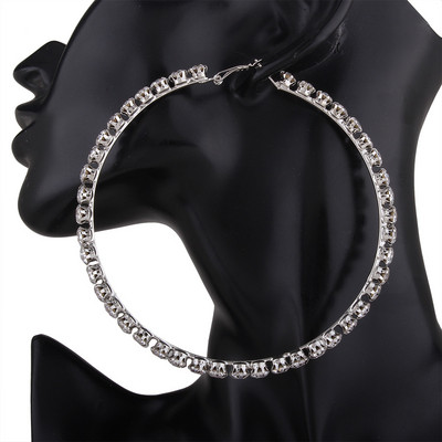 Κομψά γυναικεία σκουλαρίκια σε στρογγυλό σχήμα και πέτρες σε τρία χρώματα