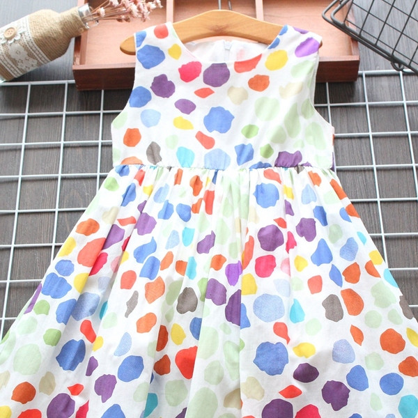 Színes, pöttyös gyerekruha lányoknak