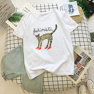 Μοντέρνο  γυναικείο μπλουζάκι σε μαύρο και άσπρο με εφαρμογές