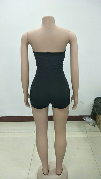 Modern női overall rózsaszín, kék és fekete gyöngyökkel