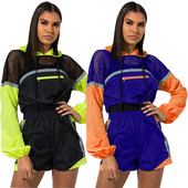 Két részből álló női sportkészlet - rövidnadrág és pulóver kék és fekete színben