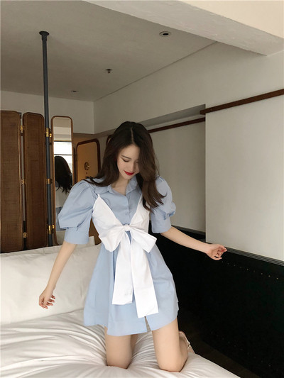 Μοντέρνο γυναικείο πουκάμισο σε λευκό και μπλε με μανίκι 3/4