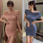 Testhezálló, kék és rózsaszín női ruha rövid ujjal