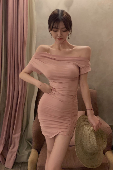 Testhezálló, kék és rózsaszín női ruha rövid ujjal